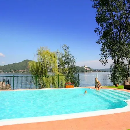Apartament Lesa *